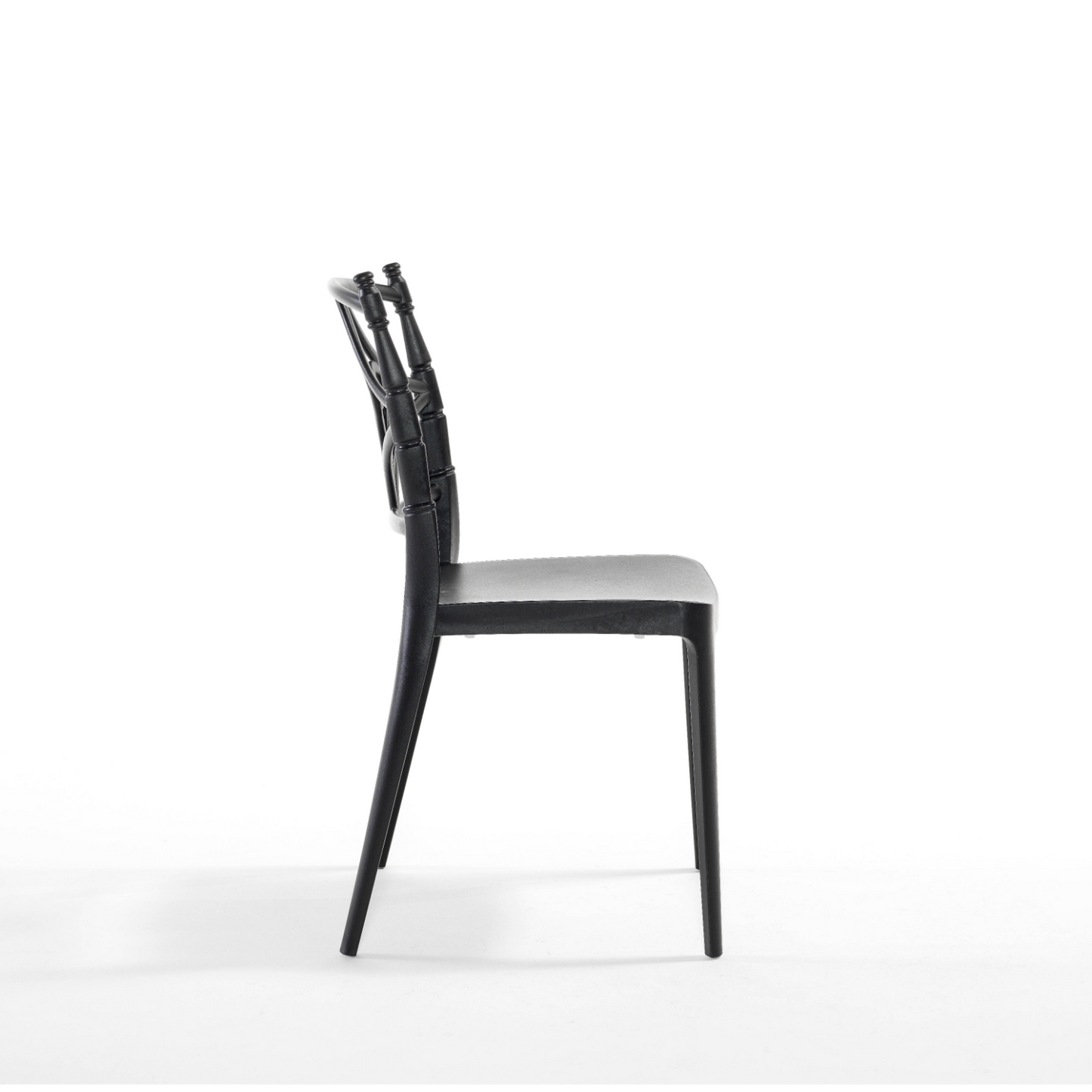 Novussi Prom Chair